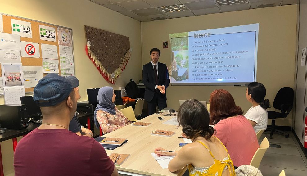 Únete a la red de voluntarios de la Fundación ICAM Cortina y colaborar en sus proyectos sociales