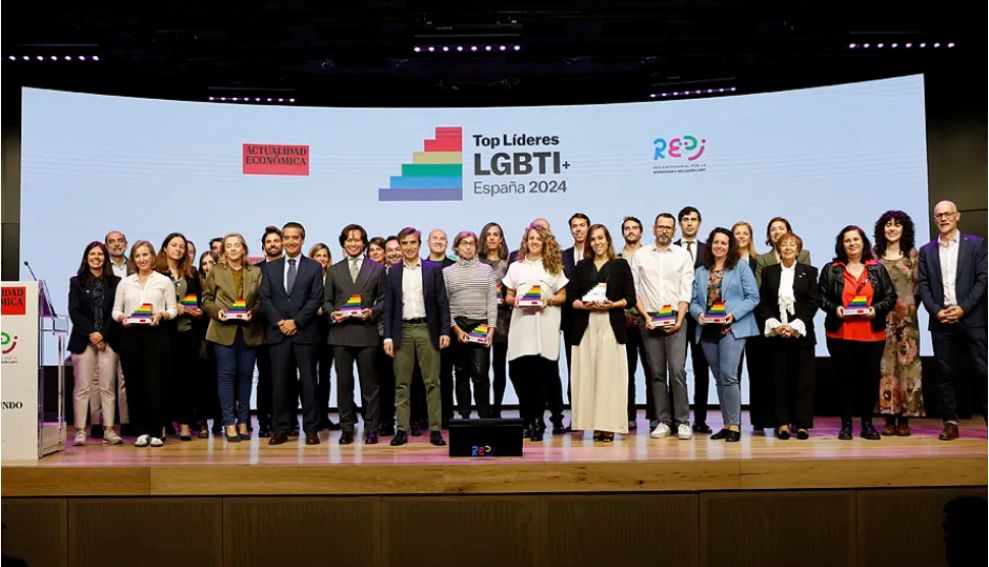 La Tesorera del ICAM participa en la ceremonia ‘Top Líderes LGBTI+ 2024’ entregando tres galardones en reconocimiento al compromiso con la diversidad en el ámbito empresarial