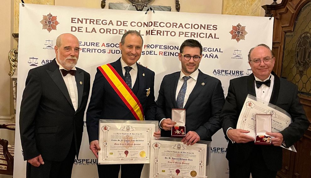 Eugenio Ribón, Decano del ICAM, recibe la Gran Cruz del Mérito Pericial de la Asociación ASPEJURE