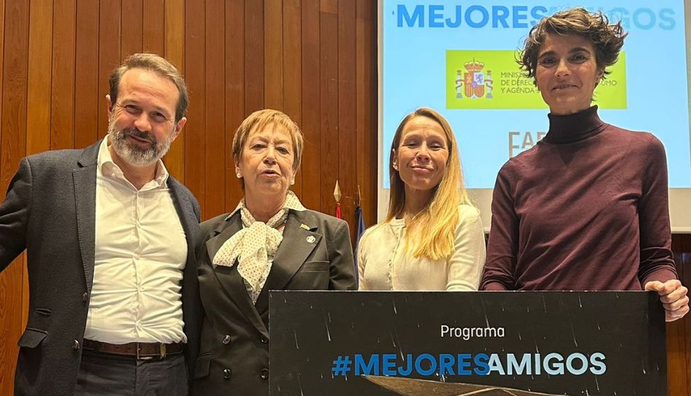 La Tesorera del ICAM asiste a la presentación del programa ‘Mejores Amigos’ de la la Dirección General de Derechos de los Animales para apoyar a personas en situación de vulnerabilidad que conviven con animales