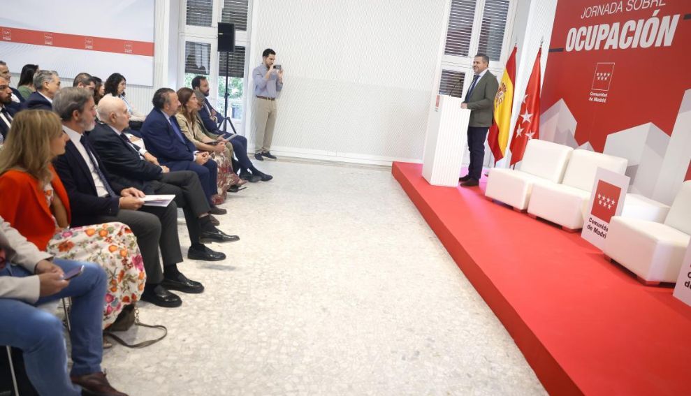 La Diputada del ICAM responsable de Formación y Secciones, Ester Mocholí, especialista en Derecho urbanístico, interviene en la jornada de la CAM sobre ‘ocupación’