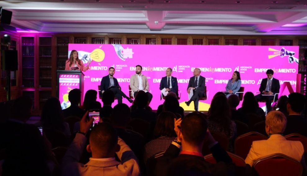 Las autoridades subrayan el papel clave del emprendimiento en la inauguración del Festival EmprendAYMIENTO del ICAM