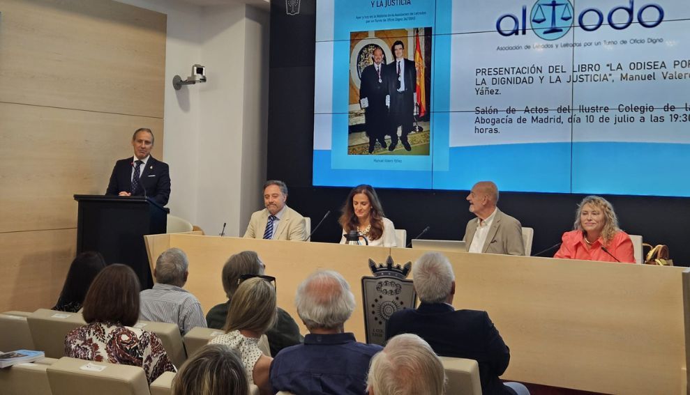 El Decano del ICAM inaugura el acto de presentación del libro de Manuel Valero: “Este libro es un acto de justicia con quienes han defendido el alma más social de la abogacía”