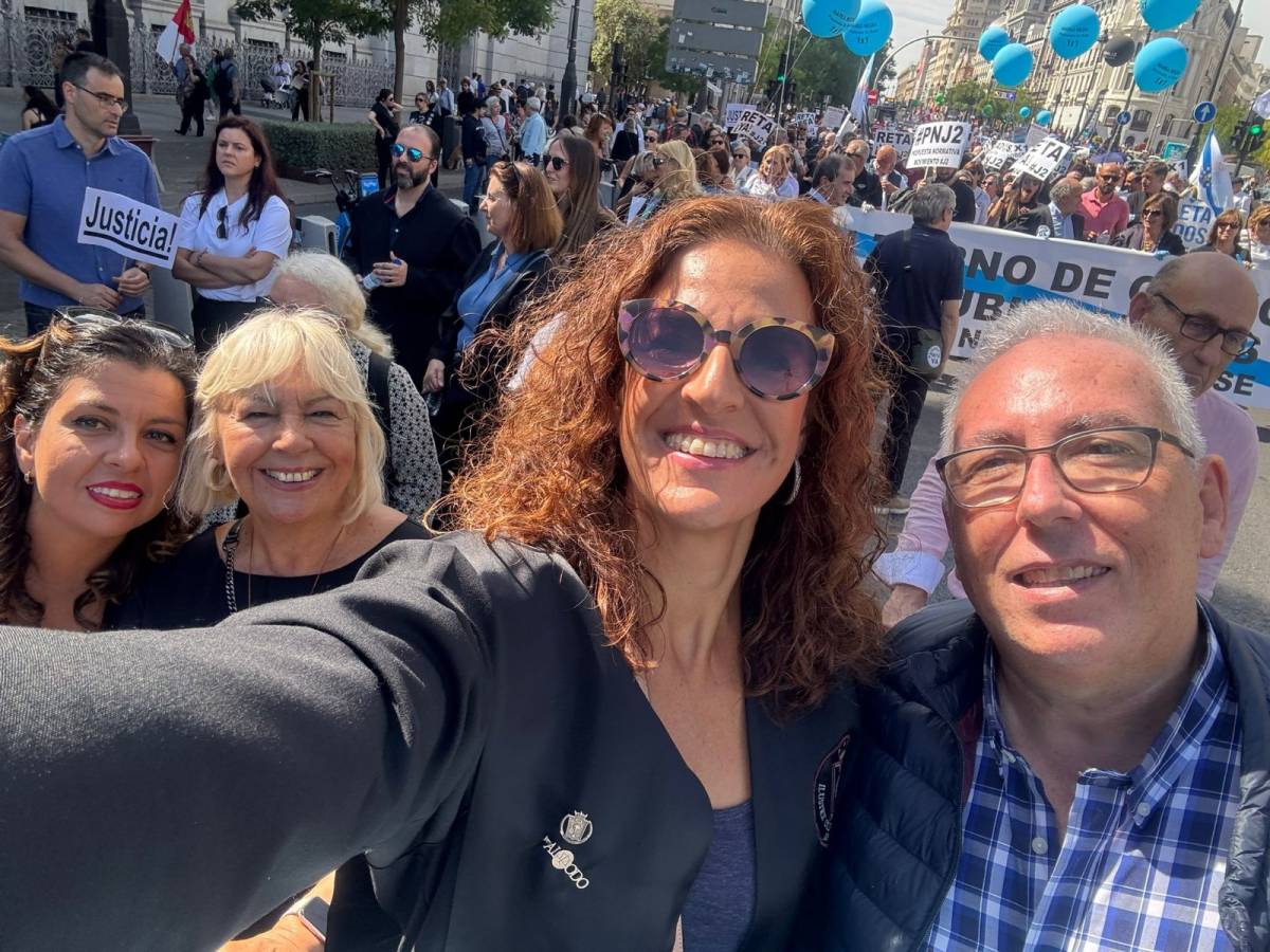 El Diputado Juan Manuel Mayllo acompaña a las asociaciones de abogados/as y mutualistas en la manifestación del 27S para defender prestaciones de jubilación dignas