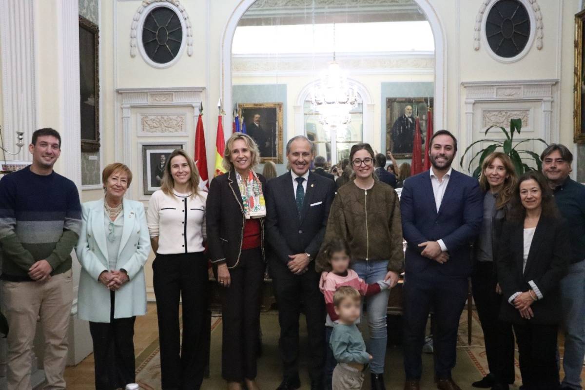 La Junta de Gobierno del ICAM entrega los premios a los ganadores del concurso fotográfico “Verano sin togas”