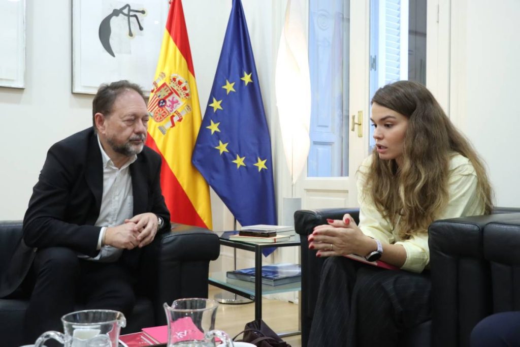 Abogacía Joven ICAM inicia con la CNMC una ronda de encuentros institucionales para acercar el sector público a los jóvenes profesionales del Derecho