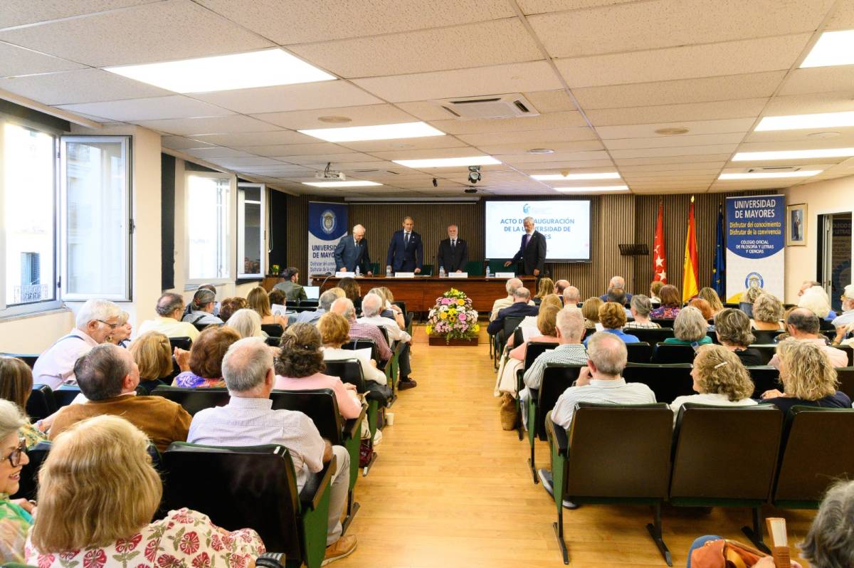 Eugenio Ribón, en la inauguración del curso 2025/2026 de la Universidad de Mayores : “La educación de los mayores no es un lujo, sino un acto de justicia social”