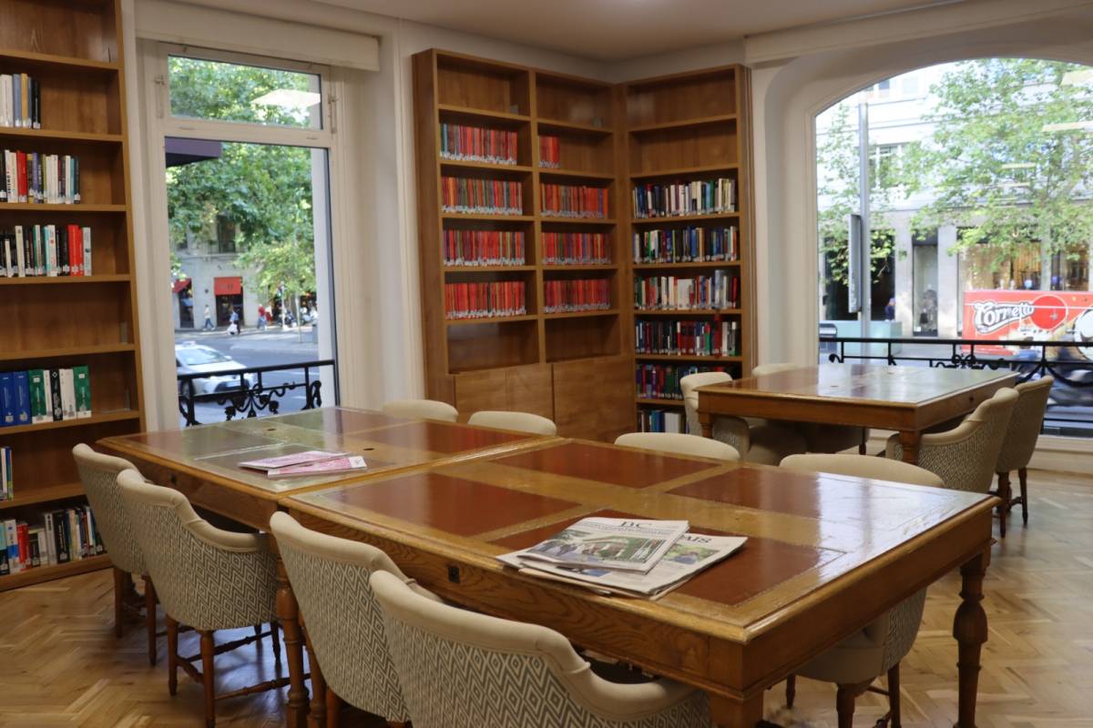 La Biblioteca del ICAM pone en marcha su Préstamo Especial Navideño