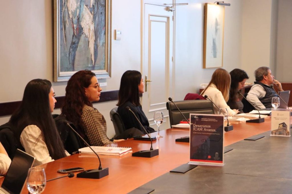 Responsables de Comunicación, Innovación y Desarrollo de Negocio de los principales despachos en los Desayunos ICAM Avanza