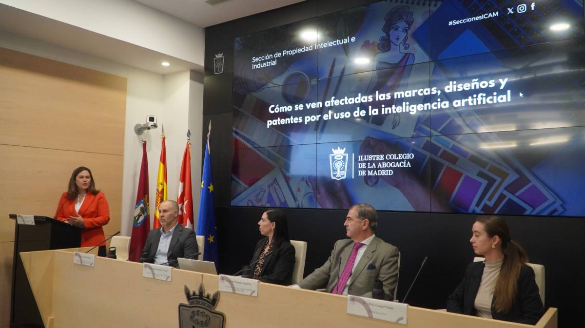 Mabel Klimt inaugura la jornada del ICAM sobre propiedad industrial e inteligencia artificial destacando el papel de la abogacía en la era digital