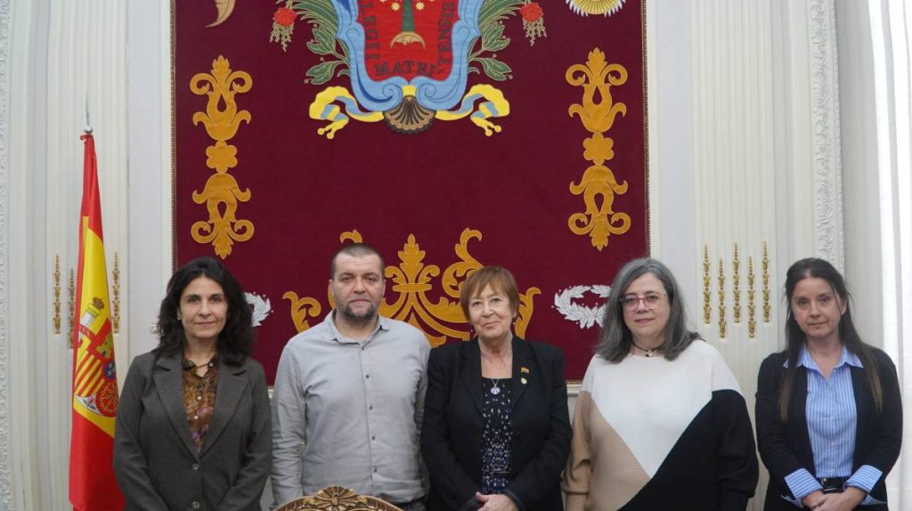 Lola Fernández, asume la presidencia de la Sección de Derecho de los Animales del ICAM