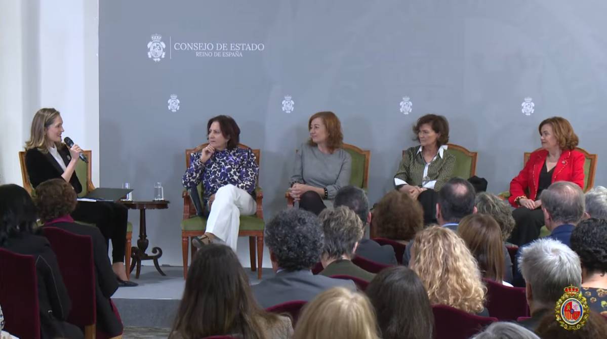 La Tesorera del ICAM, Lola Fernández, asiste a la charla-coloquio del Consejo de Estado sobre los avances y retos en la protección jurídica de los derechos de las mujeres