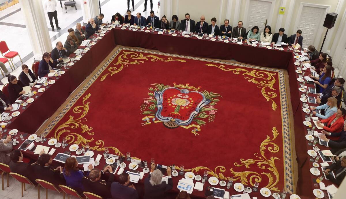 El ICAM refuerza la coordinación internacional ante la futura regularización de personas extranjeras con un encuentro de trabajo con 40 consulados