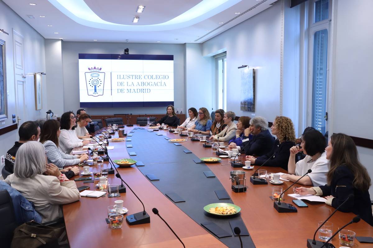 El Observatorio de Derechos Humanos del ICAM inaugura sus desayunos jurídicos con un encuentro sobre explotación laboral en España