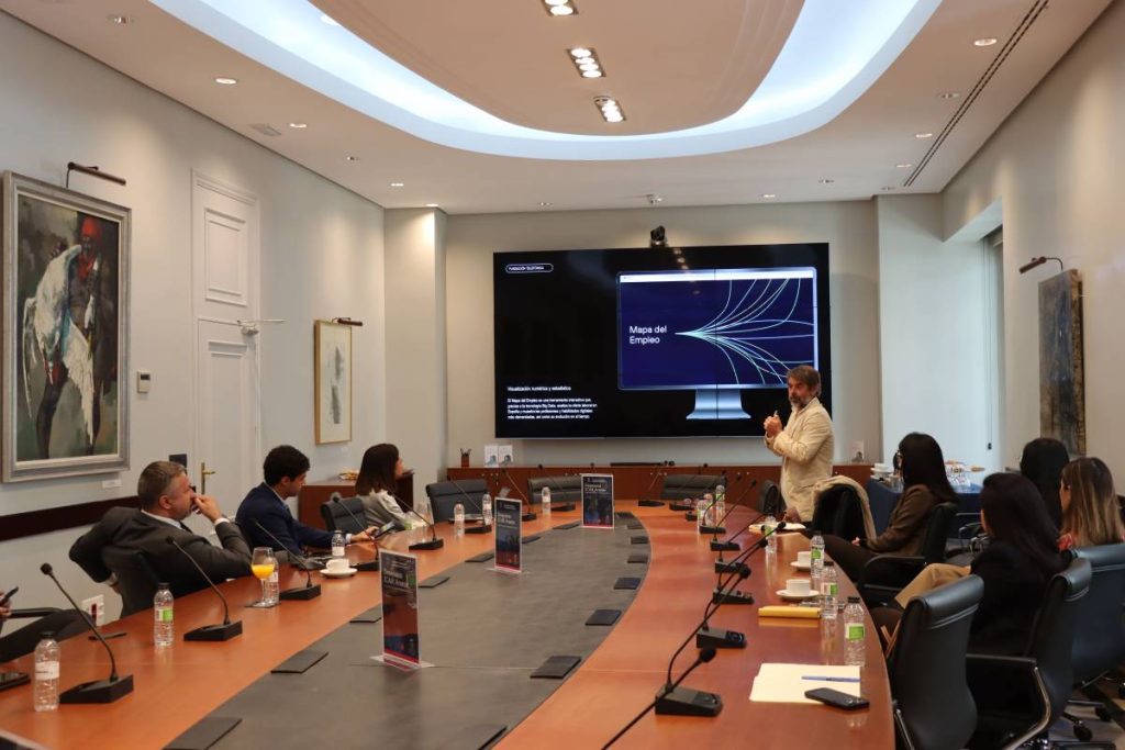 Rafa Höhr en la tercera sesión de los Desayunos ICAM Avanza