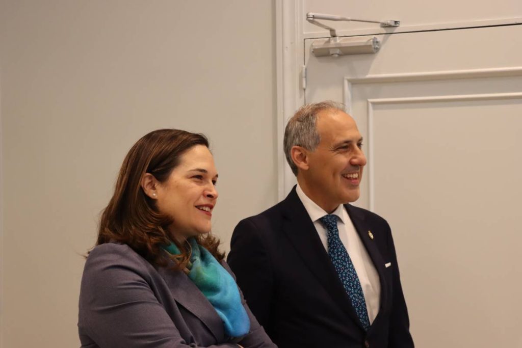 Eugenio Ribón y Mabel Klimt en la tercera sesión de los Desayunos ICAM Avanza