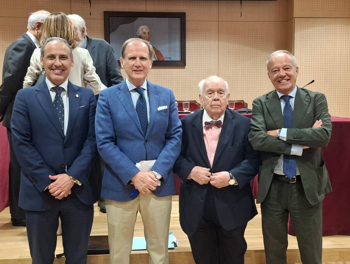 Eugenio Ribón asiste al homenaje de la Real Academia de Jurisprudencia y Legislación a nueve grandes maestros del Derecho