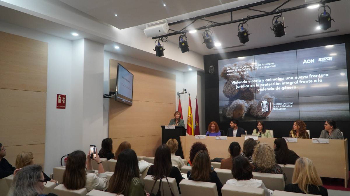 Juristas, psicólogos y veterinarios analizan en el ICAM el uso de los animales como instrumento de violencia vicaria