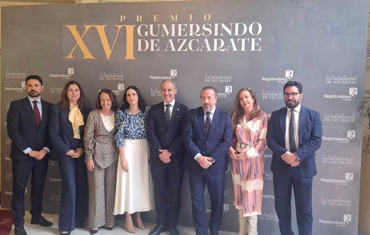 El Decano Eugenio Ribón, en la entrega del XVI Premio Gumersindo de Azcárate concedido a la Universidad española