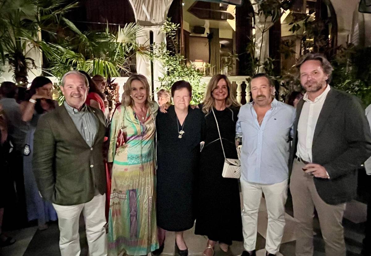 La vicedecana Isabel Winkels y el diputado José Ramón Couso acompañan a la Procura madrileña en su Fiesta de Verano