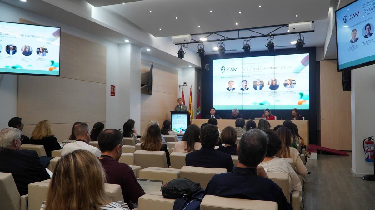 Sanidad y Abogacía piden una regulación farmacéutica capaz de acompañar la innovación y garantizar seguridad jurídica y para los pacientes en un sector en plena evolución Sanidad y Abogacía piden una regulación farmacéutica capaz de acompañar la innovación y garantizar seguridad jurídica y para los pacientes en un sector en plena evolución