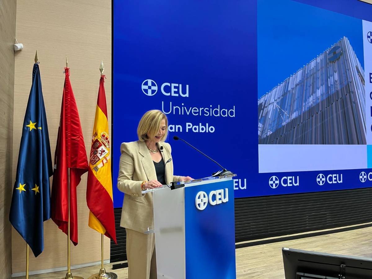 La Diputada Teresa Mínguez anima a los futuros profesionales del Derecho a explorar todos los caminos de la profesión