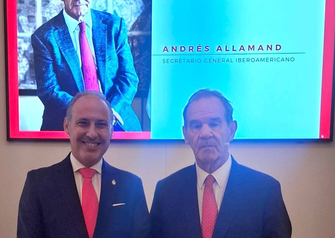 El Decano del ICAM asiste al desayuno informativo de Europa Press con Andrés Allamand, Secretario General Iberoamericano