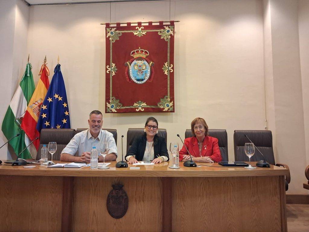 La tesorera Lola Fernández participa en Sevilla en el IV Encuentro de la Red Estatal de la Abogacía Animalista