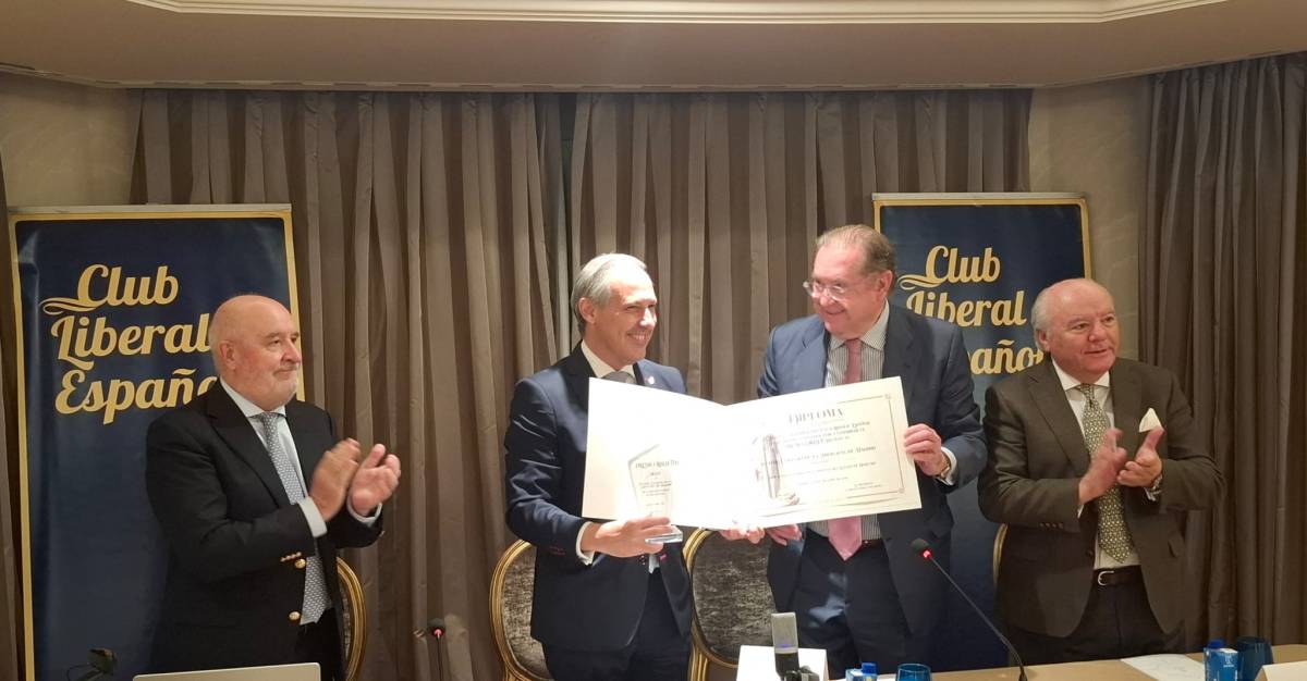 El Decano Eugenio Ribón recibe el Premio Libertad 2025 concedido al ICAM por su defensa del Estado de Derecho 